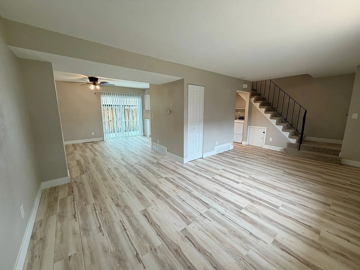 4 bed, 2.5 bath, 1392 sqft, $1,900 — Photo 3