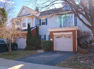 3 Coral Ct, Franklin Park, NJ 08823