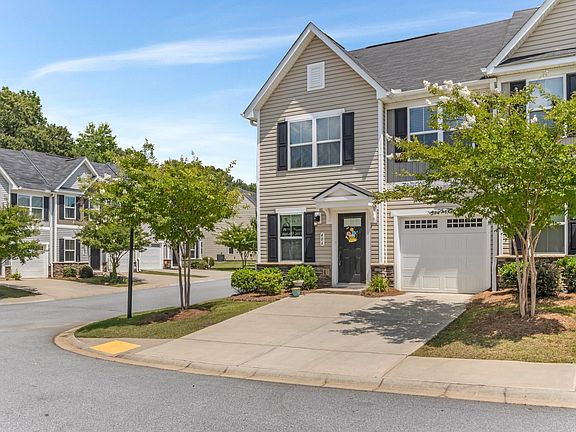 3rd image of 406 Aldworth Ln