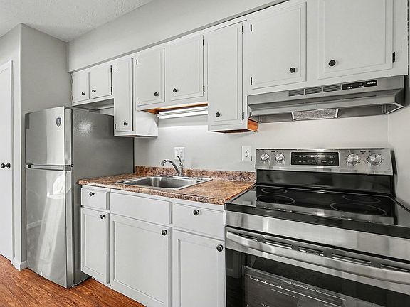 5th image of 4600 Winston Ave #8