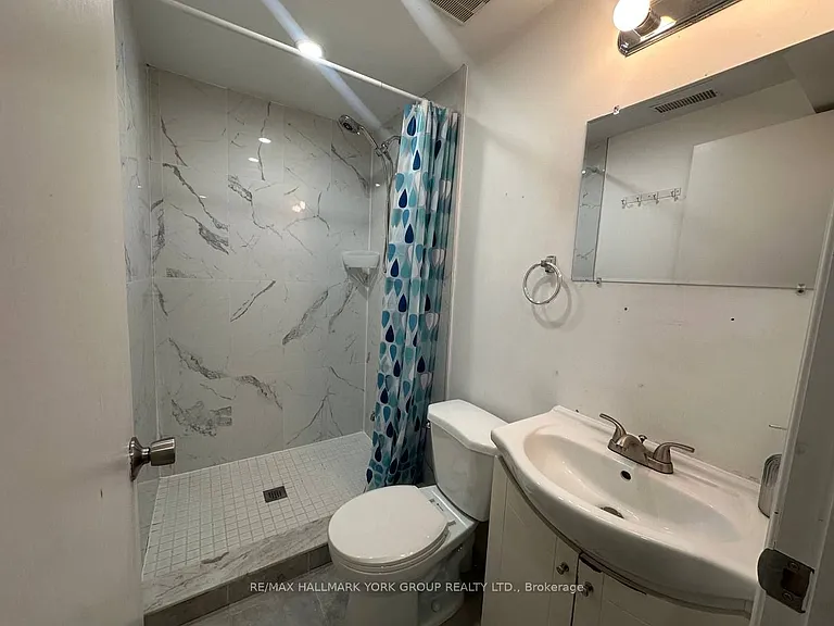 222 Currey Cres #BASEMENT — Photo 12