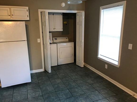 4th image of 7 Private Road 3077