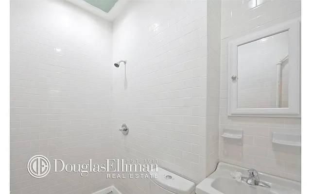 Rented by Douglas Elliman | media 14