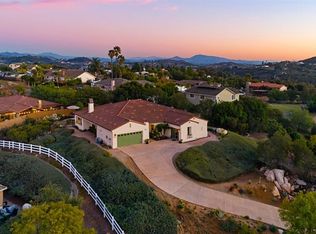 2945 Rue Montreux, Escondido, CA 92026