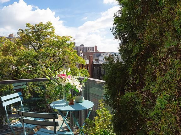 4th image of 536 E 13th St APT 6R