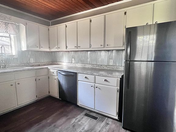2nd image of 285 Bensontown Dr