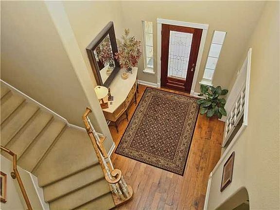 3rd image of 7242 Villa Maria Ln