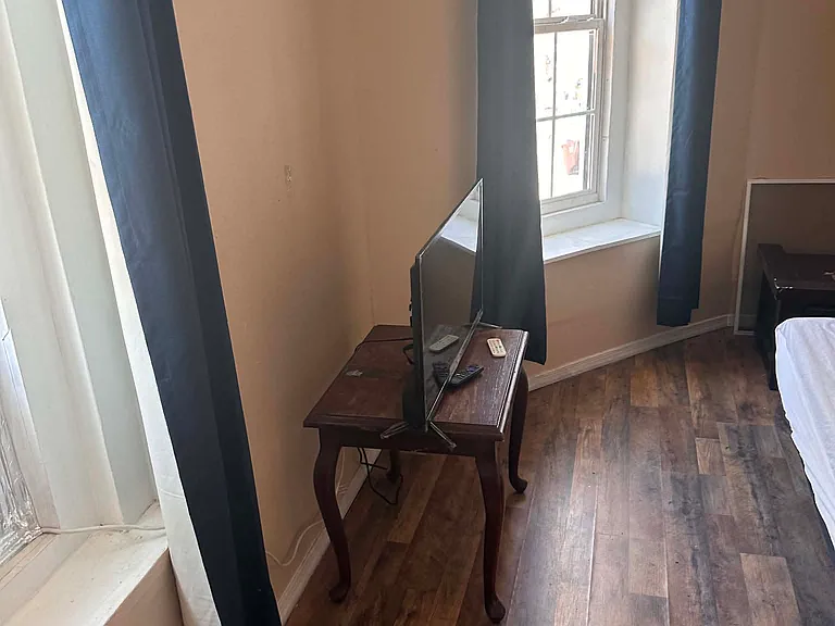 246 N Franklin St — Photo 6