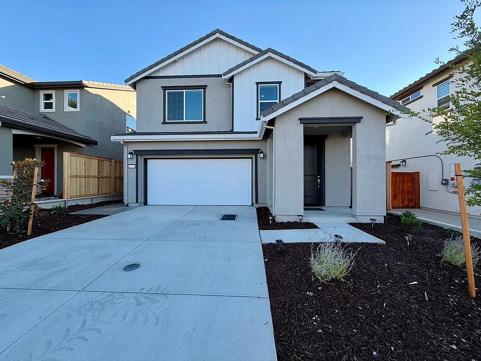 4517 Field View Dr