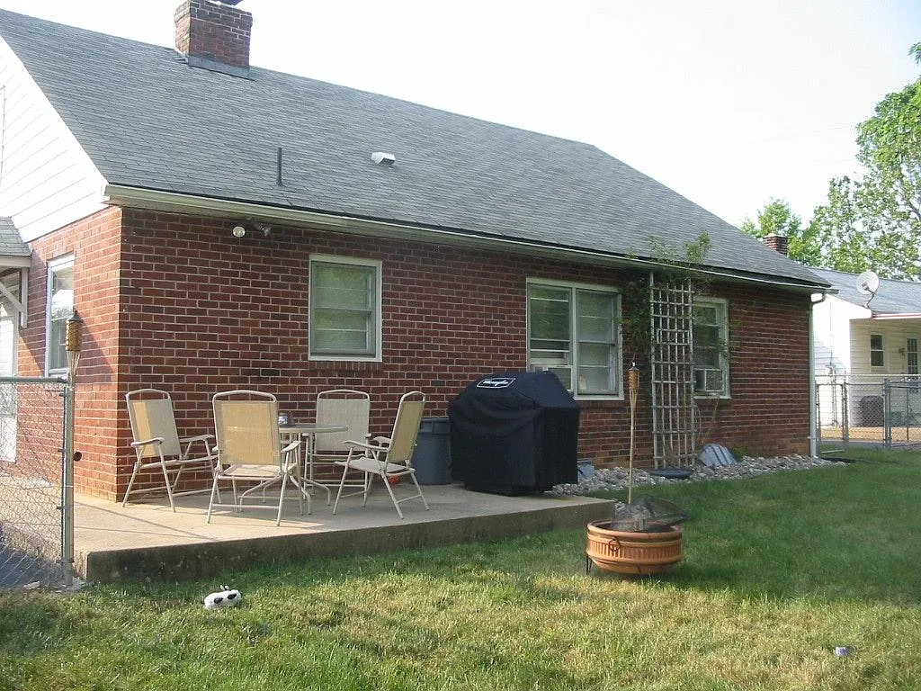 2 bed, 1796 sqft, $1,995 — Photo 2