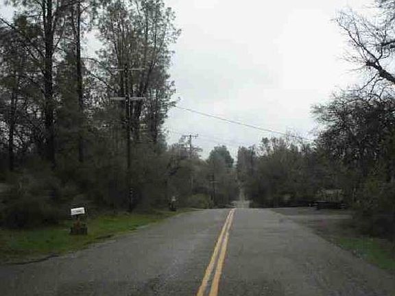 Exterior Neighborhood (street photo)