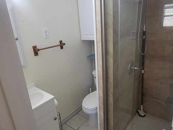 2nd image of 895 College Farm Rd #12