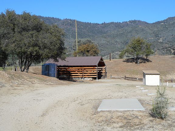 Covered parking / barn