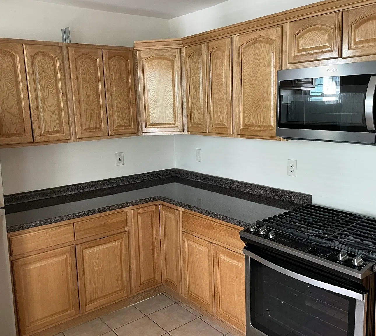 3 bed, 2400 sqft, $1,950 — Photo 3