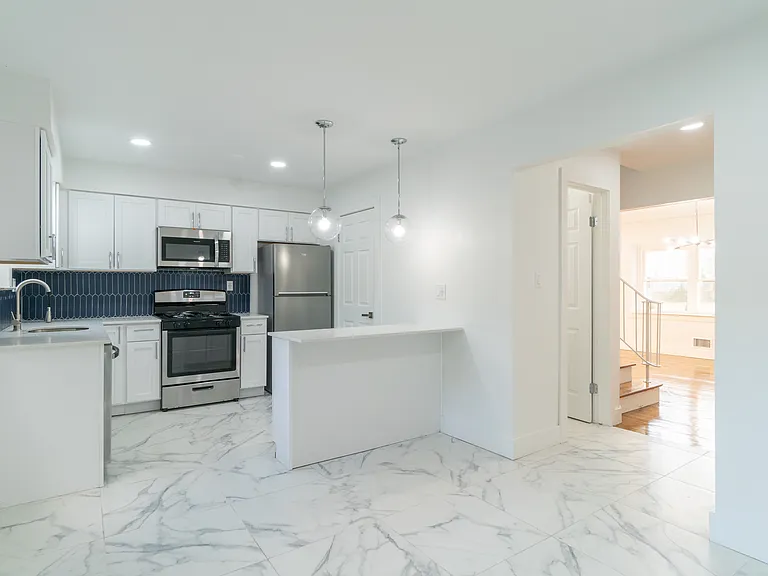 520 Adams Ln #2 — Photo 3
