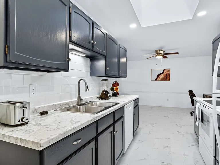 840 Gerald Ave — Photo 15