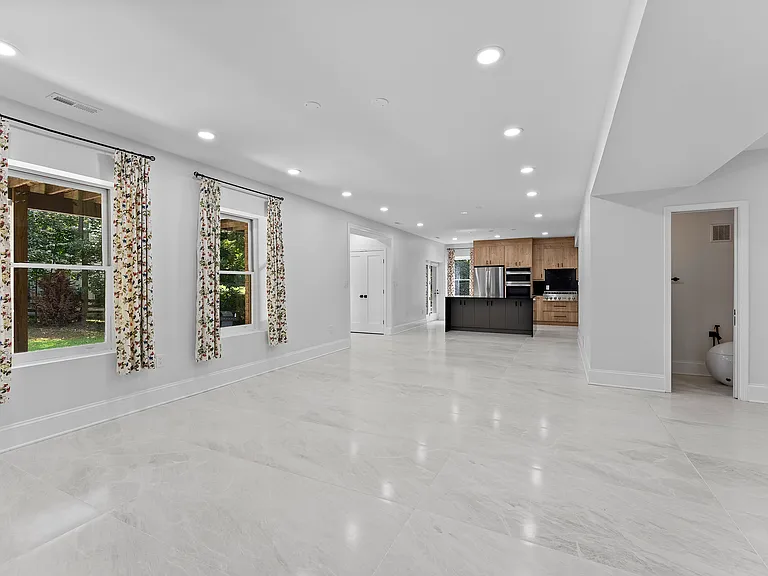 3501 W Ox Rd — Photo 2