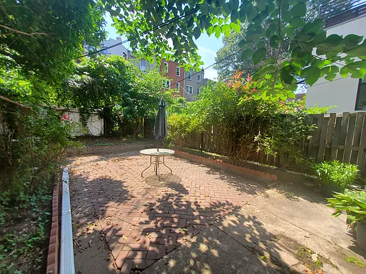 Rented by BLS Realty | media 28