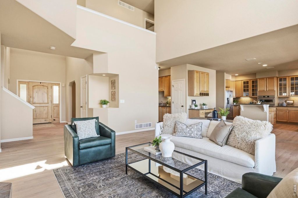 4927 Valley Oak Dr