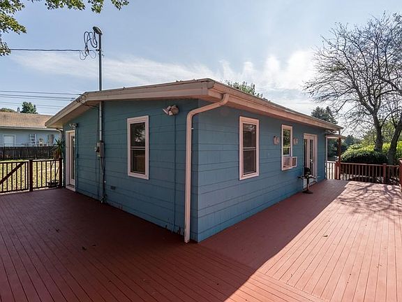4th image of 7 Vista Ave