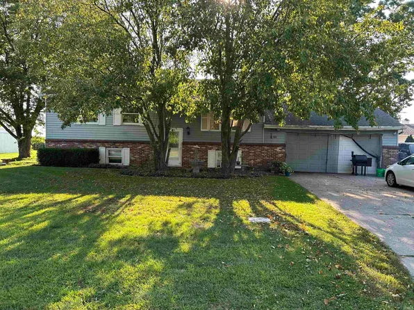 306 Mayfield St, Wanatah, IN 46390