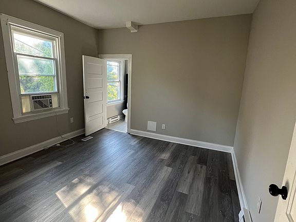 5th image of 3307 Bateman Ave #1
