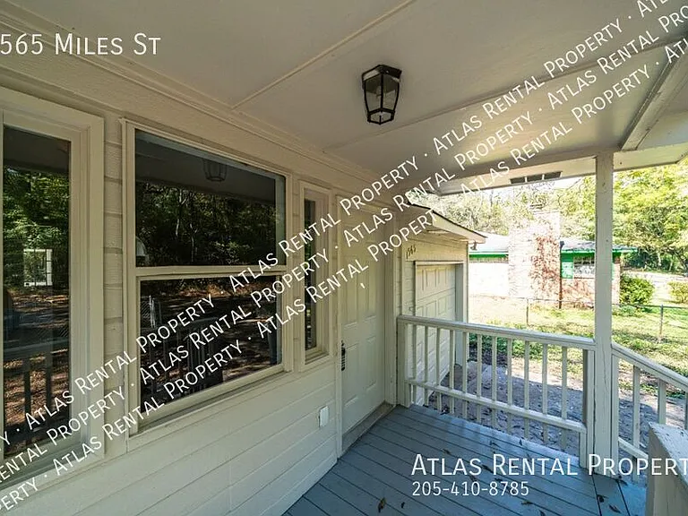 1565 Miles St — Photo 8