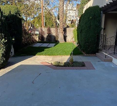 3rd image of 1114 California Ave #1114
