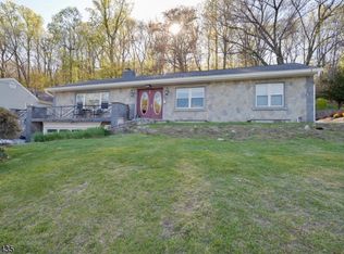 110 Watchung Dr, Hawthorne, NJ 07506
