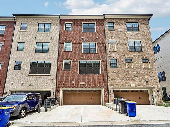 2nd image of 606 Skiff Way