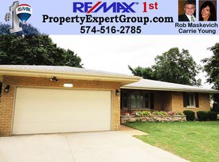 55892 Riverdale Dr, Elkhart, IN 46514