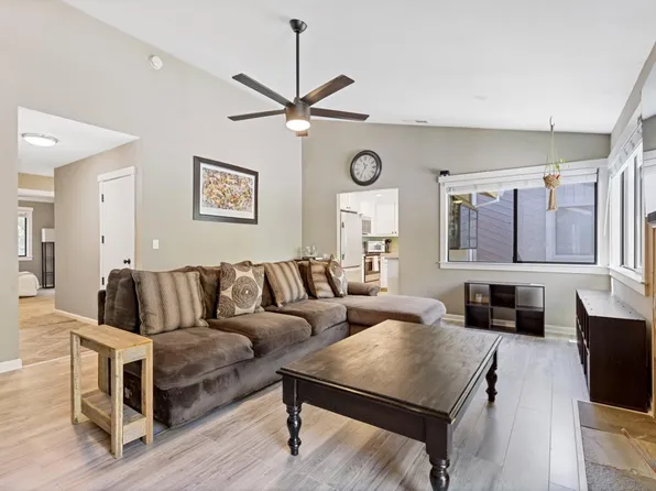 686 Dorothy Way #36, Auburn, CA 95603