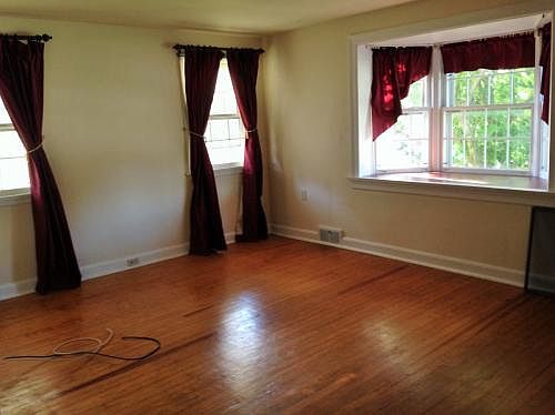 5th image of 702 W 3rd Ave