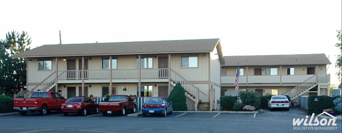 2nd image of 203 E Oak St #7