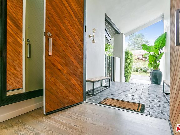 5th image of 12126 La Casa Ln