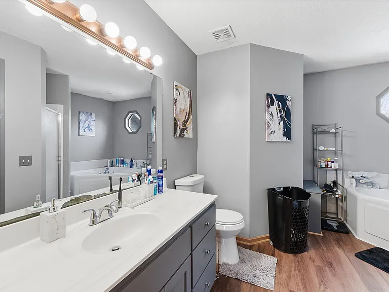 701 E Beaver St — Photo 10