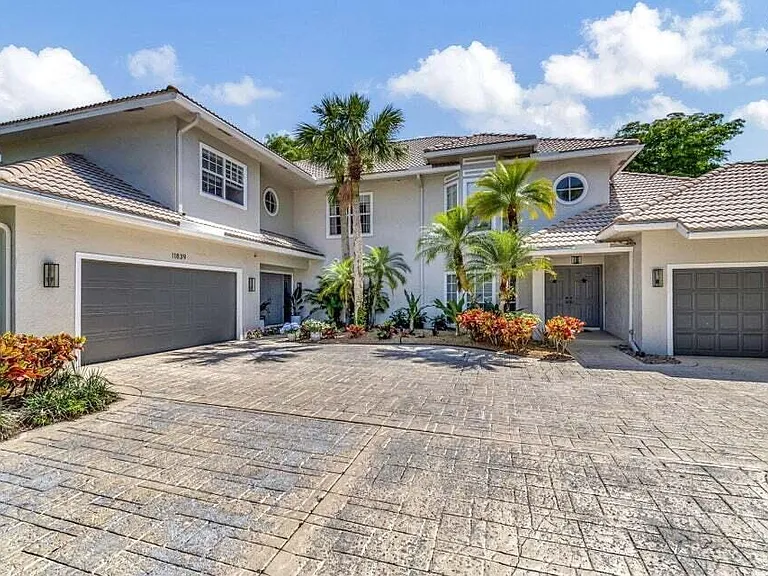 11839 Pebblewood Dr — Photo 4