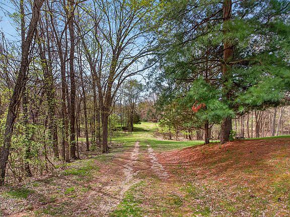 5th image of 1865 Lindsey Rd