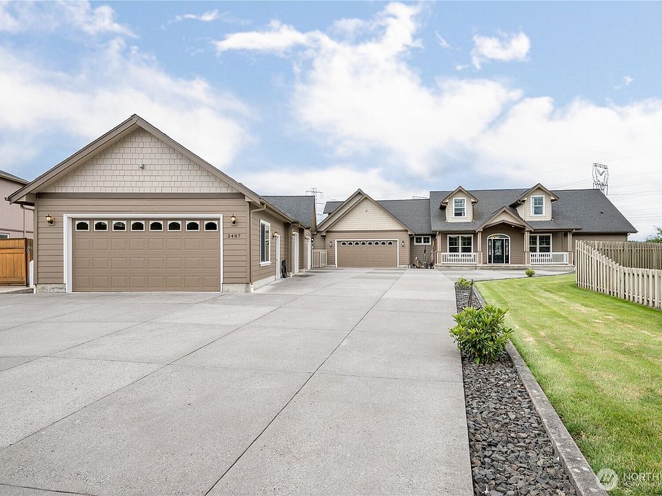 1st image of 2487 Redwood Avenue