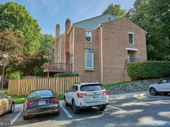 4836 Cloister Dr, Rockville, MD 20852