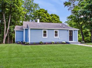 48 Petersburg Rd, Hackettstown, NJ 07840
