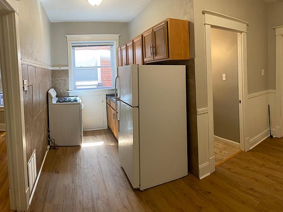 4th image of 2021 Maury Ave