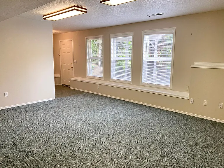 14241 NW Lakeshore Ct — Photo 29