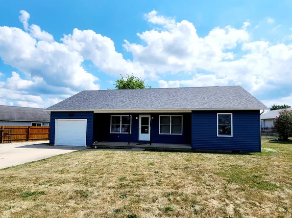102 W Concord Ln, Bloomingburg, OH 43106