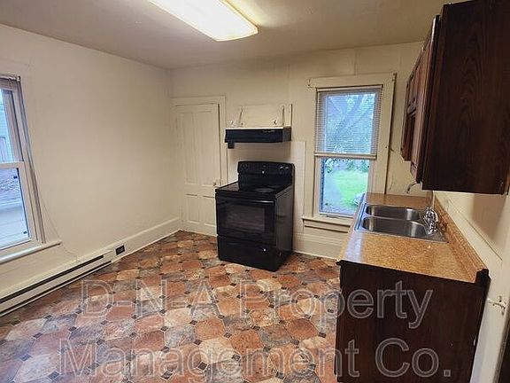 4th image of 810 Monroe St #3d1c51b32