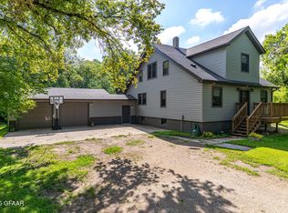 899 Eagle Ave, Reynolds, ND 58275