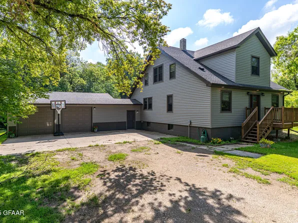 899 Eagle Ave, Reynolds, ND 58275