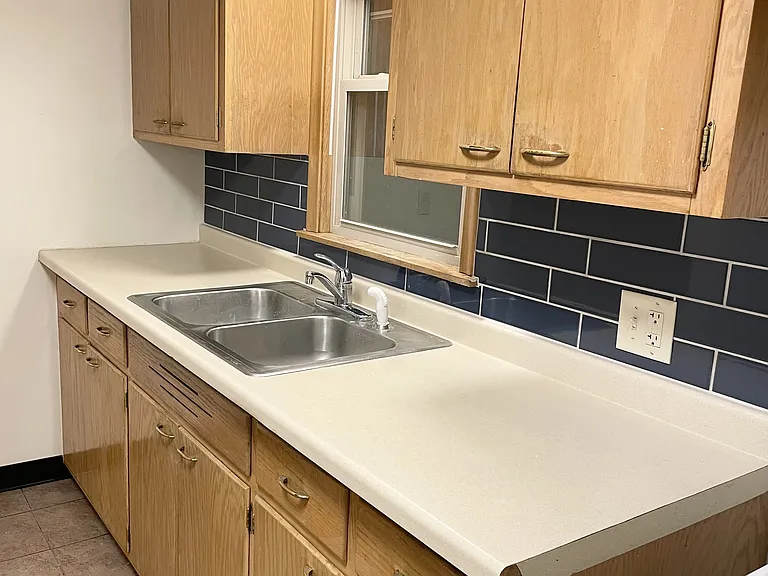 Dunlap Apartments — Photo 6