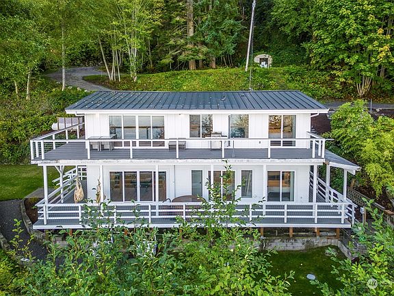 3rd image of 28575 Sandy Beach Ln NE
