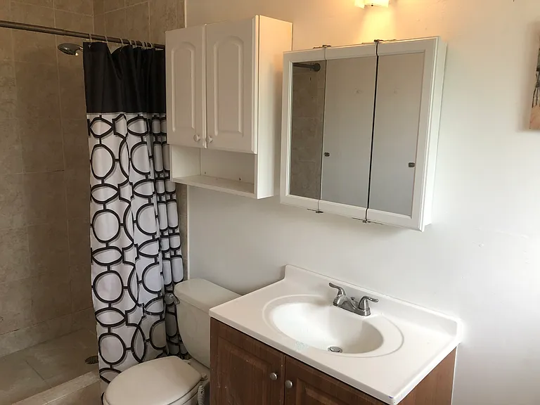 1836 Adams St #1 — Photo 3